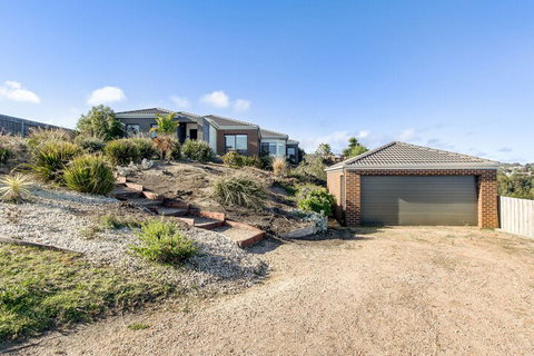 The Bach - Nambucca Heads Accommodation 1