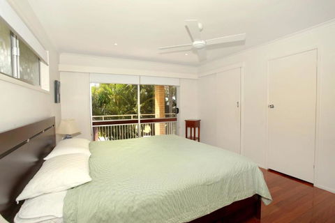 32 Barra Crescent Coolum Beach. Bond 500 FOXTEL WIFI Linen Supplied - Nambucca Heads Accommodation 6