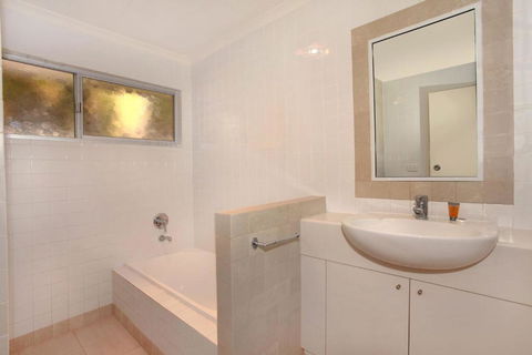 32 Barra Crescent Coolum Beach. Bond 500 FOXTEL WIFI Linen Supplied - Nambucca Heads Accommodation 4