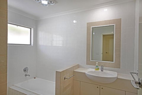 32 Barra Crescent Coolum Beach. Bond 500 FOXTEL WIFI Linen Supplied - Nambucca Heads Accommodation 2
