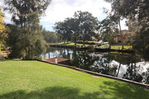 Paradise On The Water - Nambucca Heads Accommodation 4