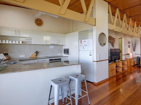 Claytons On Cylinder Beach Front - Nambucca Heads Accommodation 6