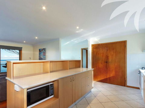 Sandbar View - Nambucca Heads Accommodation 4