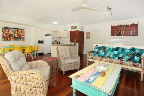 Unit 1 On The Park Coolum Beach - Nambucca Heads Accommodation 7