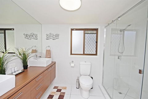 22 Sorrento Avenue Coolum Beach Linen Supplied PET FRIENDLY 500 BOND - Nambucca Heads Accommodation 4