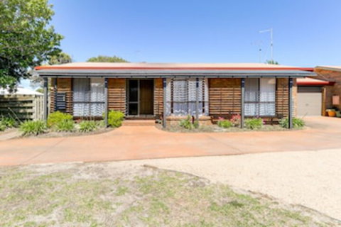 Lowes On The Lakes - Nambucca Heads Accommodation 0