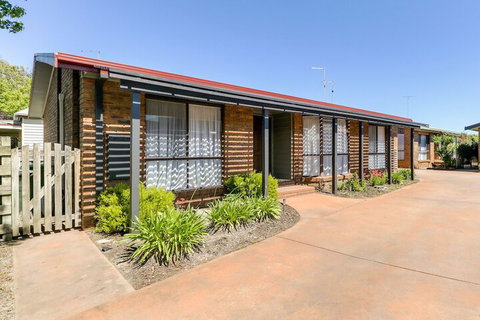 Lowes On The Lakes - Nambucca Heads Accommodation 1
