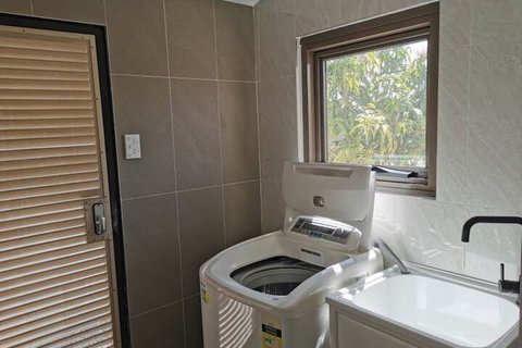 Serviced Waterfront Whole Villa - Nambucca Heads Accommodation 7