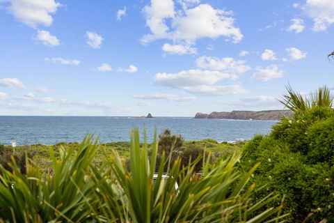 Smith Beach Getaways Beachwood Luxury Villa - Nambucca Heads Accommodation 0