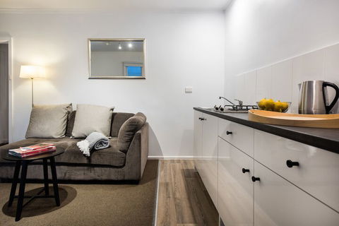 Lake Daylesford Apartments 7 - Nambucca Heads Accommodation 5