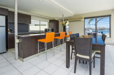 Magnetic Docks Townhouse 1 - Nambucca Heads Accommodation 5