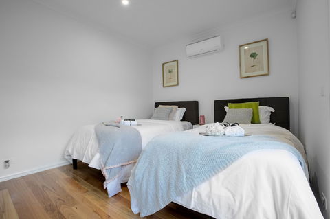 AUJOY 3 Bed Townhouse Burwood 1 - Nambucca Heads Accommodation 6