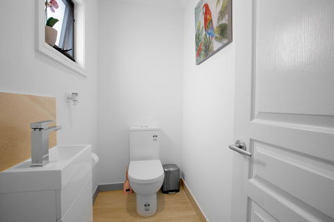 AUJOY 3 Bed Townhouse Burwood 1 - Nambucca Heads Accommodation 4