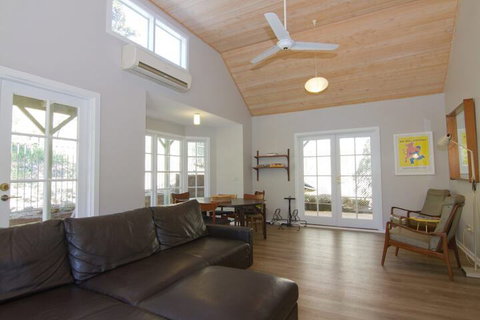 Atticus Cottage - Nambucca Heads Accommodation 2