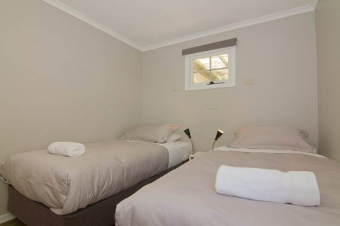 Atticus Cottage - Nambucca Heads Accommodation 5