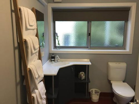 A Bach At Bright Bright VIC - Nambucca Heads Accommodation 3