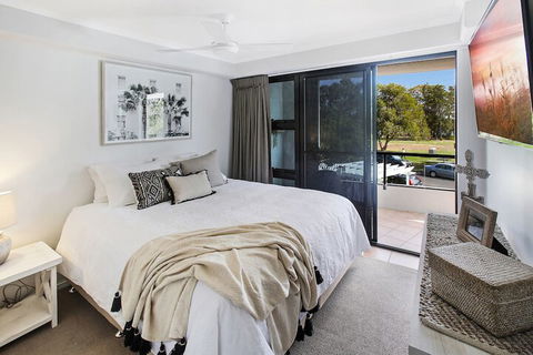 Cotton Tree Absolute Waterfront - Nambucca Heads Accommodation 1