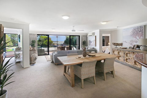 Cotton Tree Absolute Waterfront - Nambucca Heads Accommodation 2
