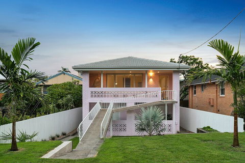 Sunset Beach - Nambucca Heads Accommodation 1