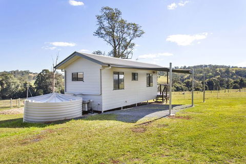 Valley Cabins By The Creek - Nambucca Heads Accommodation 5