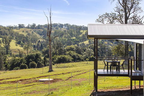 Valley Cabins By The Creek - Nambucca Heads Accommodation 4