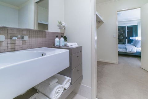 Absolute Riverfront One Bedroom Apartment - Nambucca Heads Accommodation 5