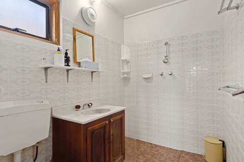 Cliffs End Beach Shack 105 Gold Coast Drive Carrickalinga - Nambucca Heads Accommodation 5