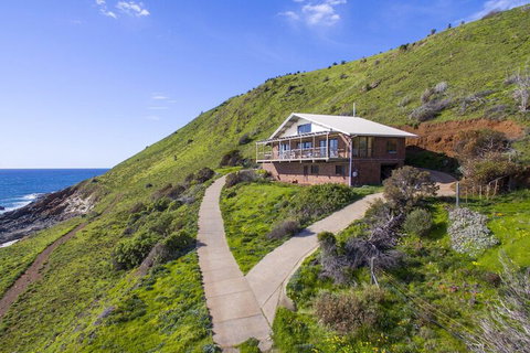 Cliffs End Beach Shack 105 Gold Coast Drive Carrickalinga - Nambucca Heads Accommodation 2