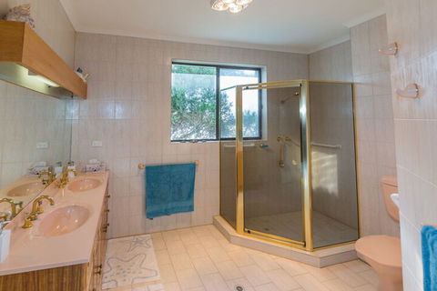 King Of North Bay 103 Gold Coast Drive - Nambucca Heads Accommodation 4