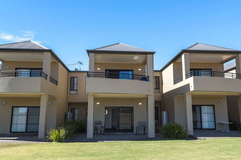 Front 9 Then Dine 3 / 61 St. Andrews Boulevard - Nambucca Heads Accommodation 2