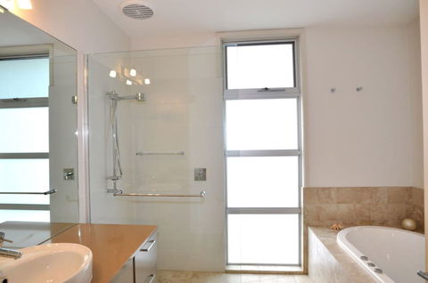 LA MER Centrally Located Free Wifi - Nambucca Heads Accommodation 6