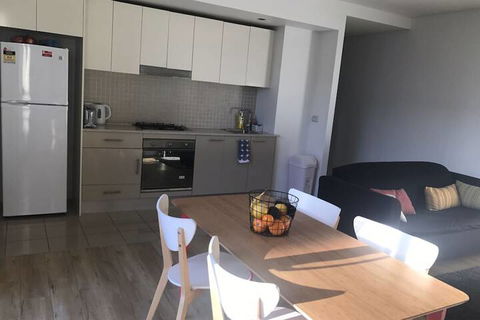 One Bedroom Apartment In Marrickville - Nambucca Heads Accommodation 6