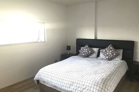 One Bedroom Apartment In Marrickville - Nambucca Heads Accommodation 3