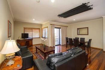 Portside Executive Apartments Gladstone - Nambucca Heads Accommodation 6