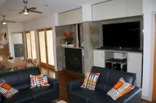 Maleny Grove - Nambucca Heads Accommodation 3