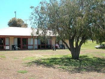 Portarlington Holiday Units & Pool - Nambucca Heads Accommodation 4