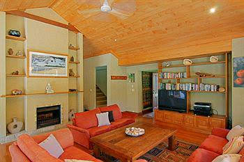 Abbies Beach House - Nambucca Heads Accommodation 0