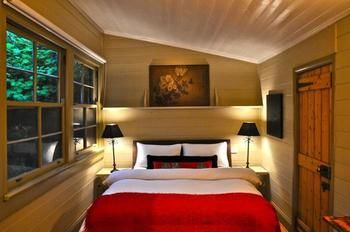 Acorn & Chestnut Hepburn Springs - Nambucca Heads Accommodation 1