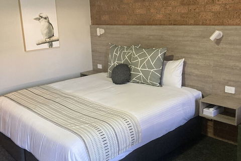 Hamilton's Henry Parkes Motor Inn, Parkes - Nambucca Heads Accommodation 4