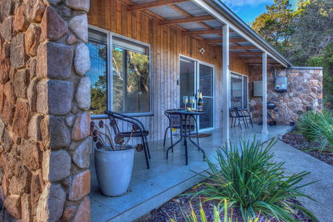 Freycinet Stone Studio 6 - Nambucca Heads Accommodation 5