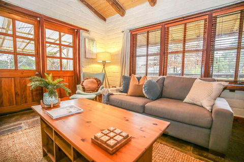 Feathertop Retreat - Nambucca Heads Accommodation 4