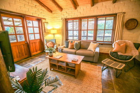 Feathertop Retreat - Nambucca Heads Accommodation 1