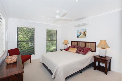 8 Springfield Avenue Pet Friendly Linen Included - Nambucca Heads Accommodation 1