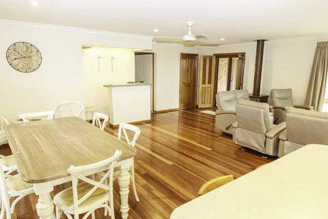Highland View - Nambucca Heads Accommodation 5