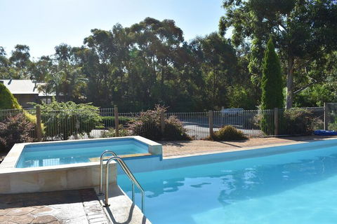 Sanctuary House Resort Motel - Nambucca Heads Accommodation 1
