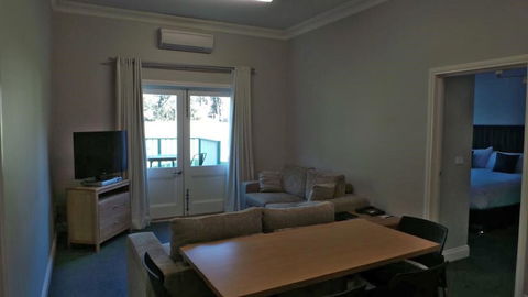 Oscar's On The Yarra - Nambucca Heads Accommodation 6