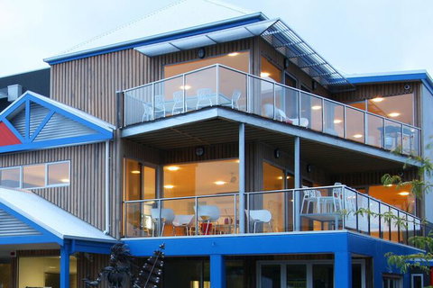 The Island Accommodation - Hostel - Nambucca Heads Accommodation 1