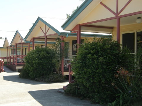 Dolphin Sands Holiday Villas - Nambucca Heads Accommodation 1
