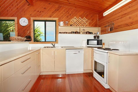 38 Pacific Terrace Coolum Beach Linen Supplied - Nambucca Heads Accommodation 2