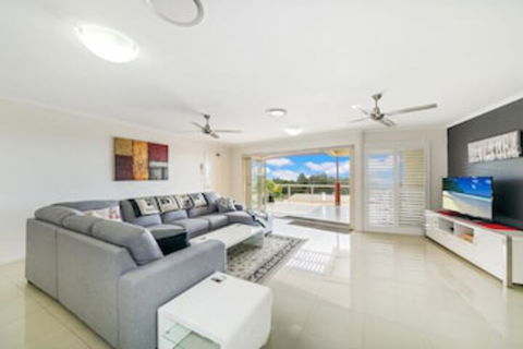 Redcliffe Peninsula Penthouse - Nambucca Heads Accommodation 0